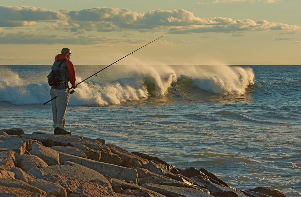 How Much Line for Surf Fishing in Massachusetts